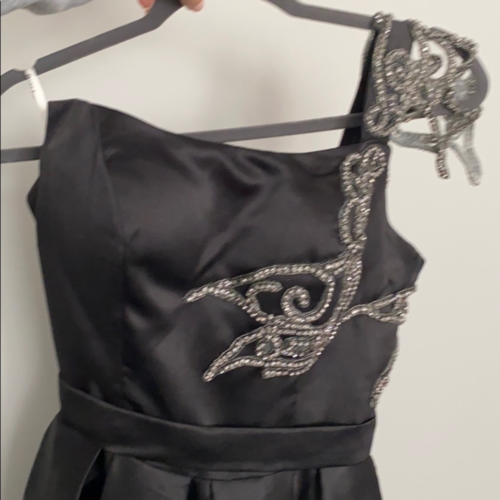 Dress - Picture 5 of 5